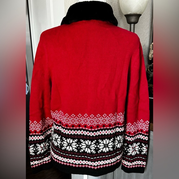 Preowned. Christmas sweater 51%, Remy 44% cotton, 5% other fibers - Picture 2 of 2
